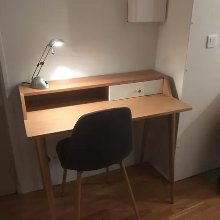 Studio Aux Portes De Paris アパート
